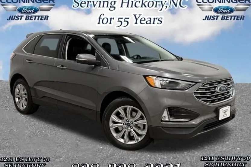2022 Ford Edge Titanium photo 1