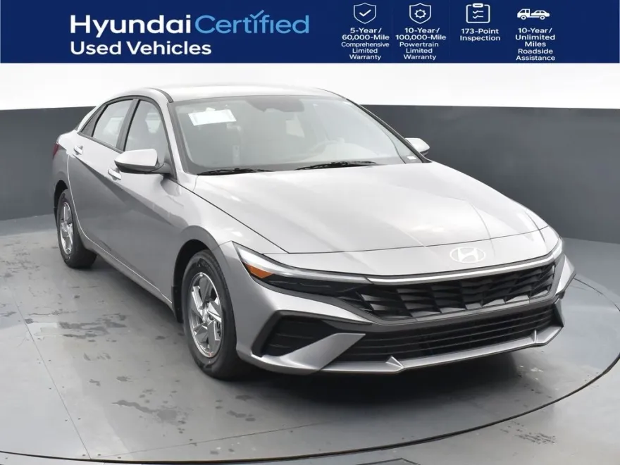 2025 Hyundai Elantra SE photo 1