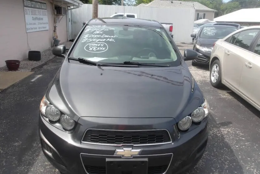 2016 Chevrolet Sonic LS photo 1