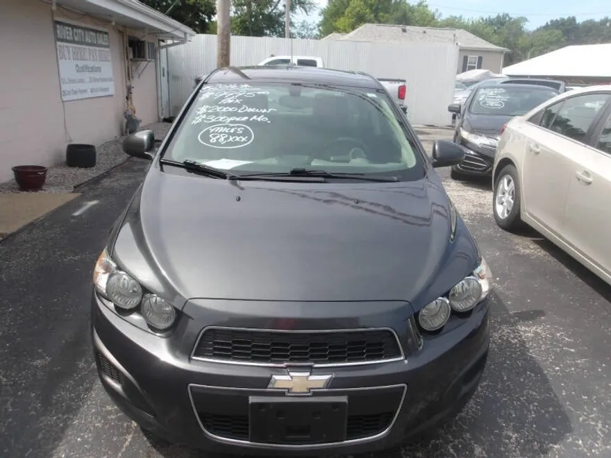 2016 Chevrolet Sonic LS photo 1