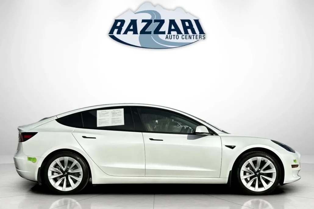 2023 Tesla Model 3 photo 1