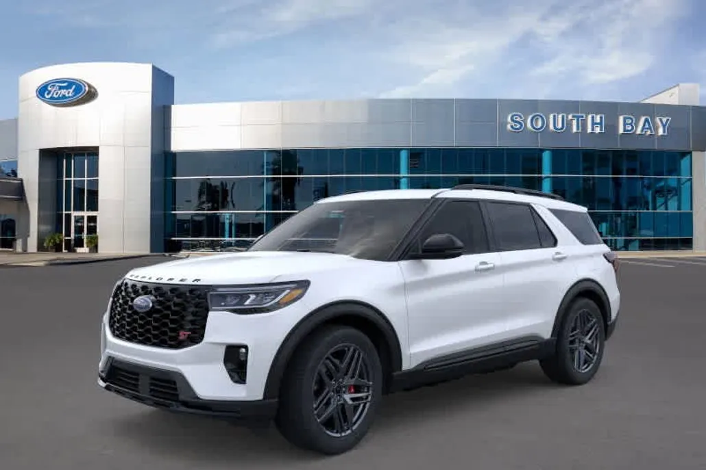 2025 Ford Explorer ST photo 1