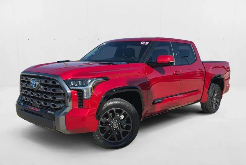 2023 Toyota Tundra Platinum CrewMax photo 1