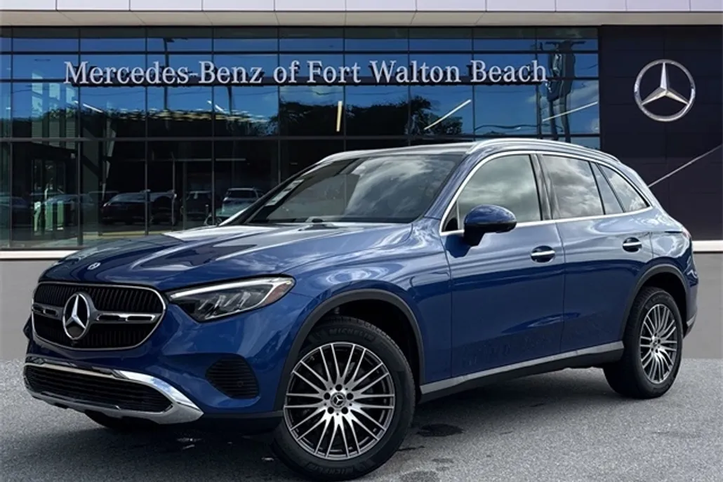 2025 Mercedes Benz GLC 300 4MATIC photo 1