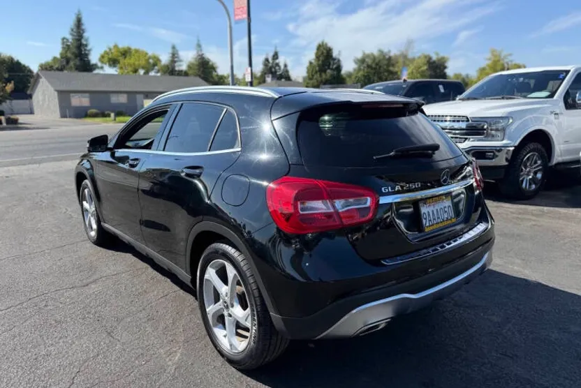 2019 Mercedes Benz GLA 250 4MATIC photo 1