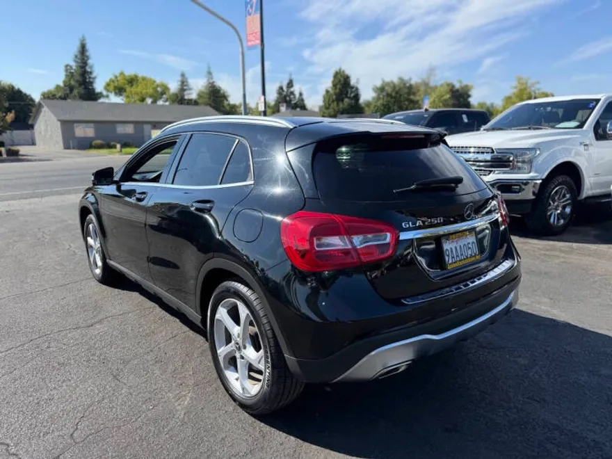 2019 Mercedes Benz GLA 250 4MATIC photo 1