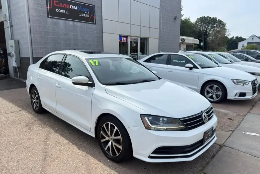 2017 Volkswagen Jetta 1.4T SE photo 1