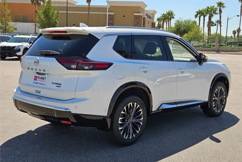 2026 Nissan Rogue Platinum photo 1