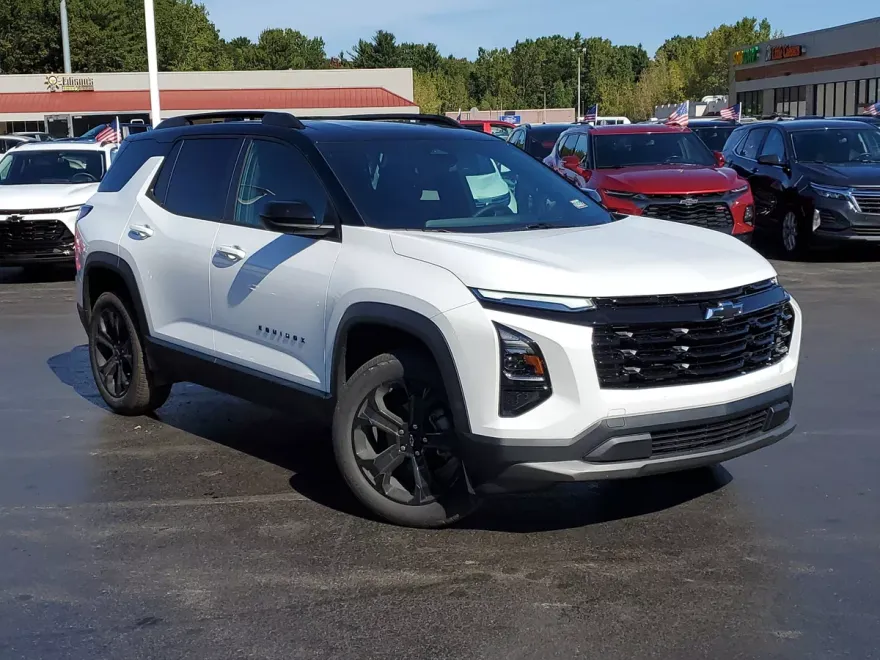 2026 Chevrolet Equinox LT photo 1