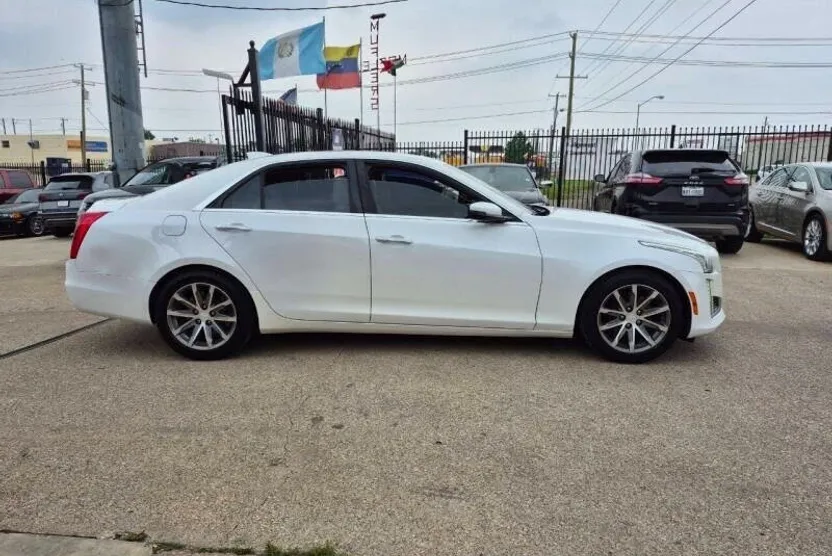 2016 Cadillac CTS Luxury photo 1
