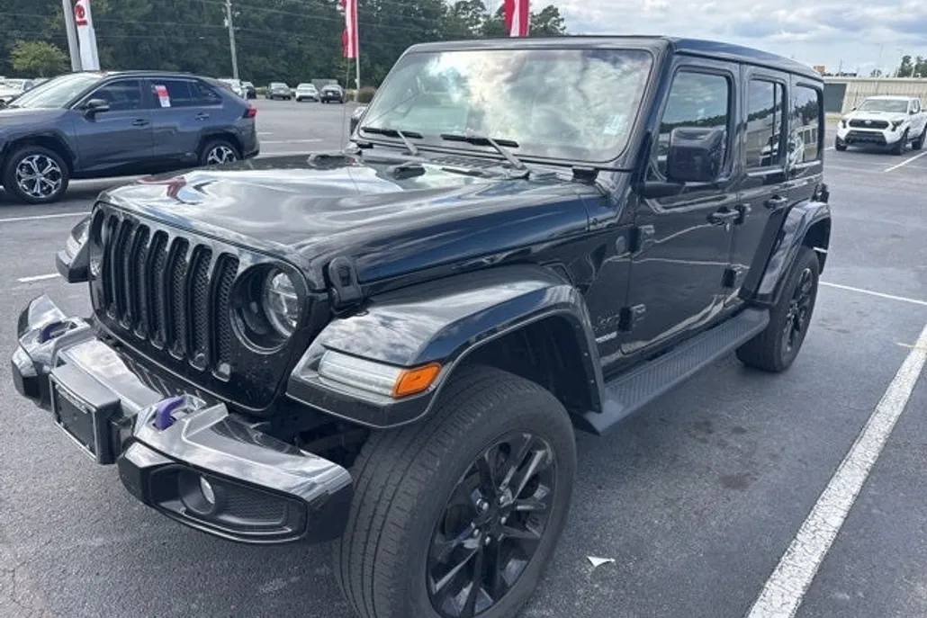 2021 Jeep Wrangler Unlimited Sahara High Altitude photo 1