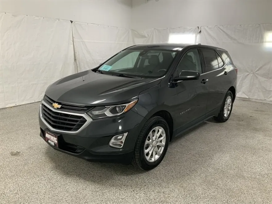 2020 Chevrolet Equinox LT photo 2