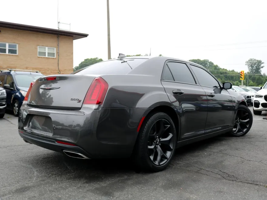 2021 Chrysler 300 LX photo 1