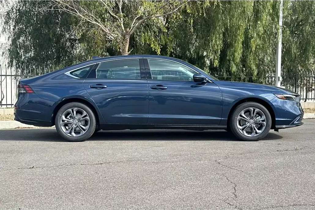 2025 Honda Accord Hybrid EX-L photo 1