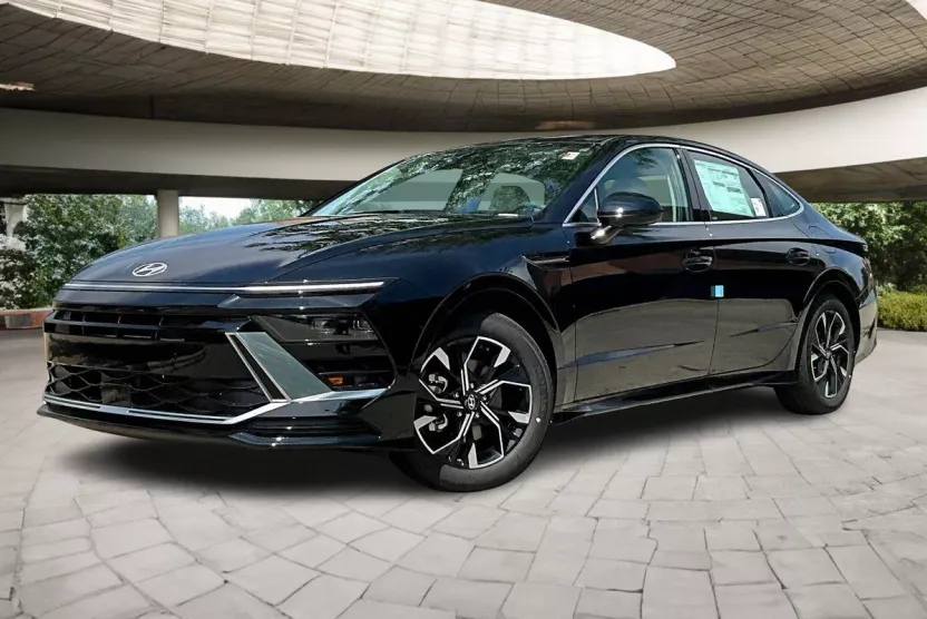 2025 Hyundai Sonata SEL photo 1
