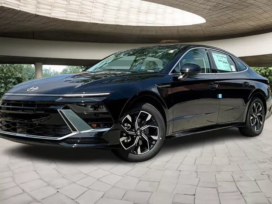 2025 Hyundai Sonata SEL photo 1