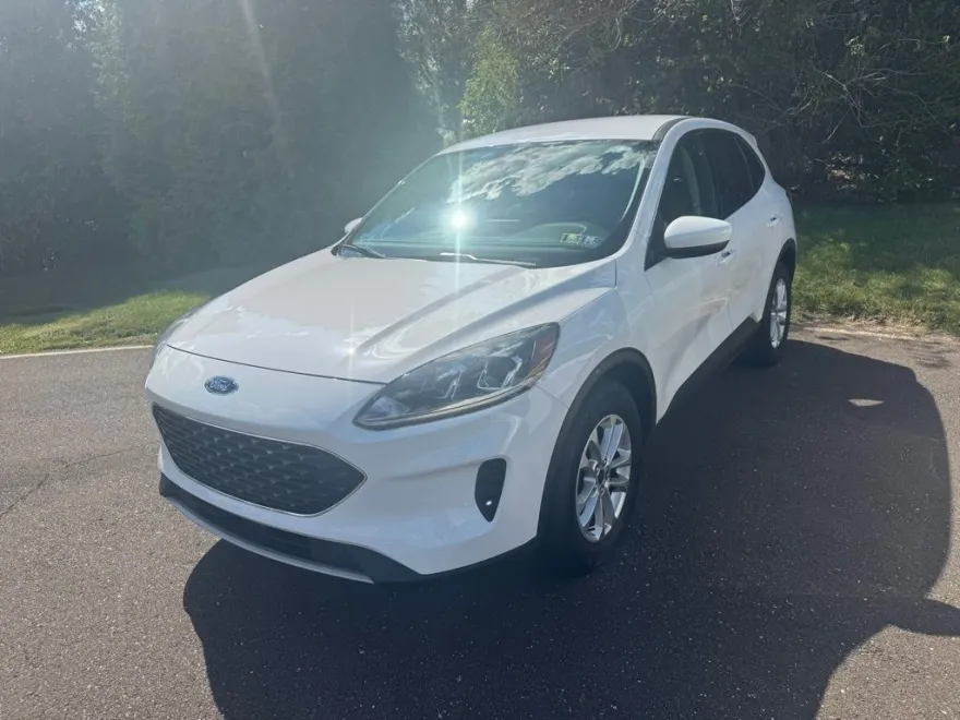 2021 Ford Escape SE photo 1