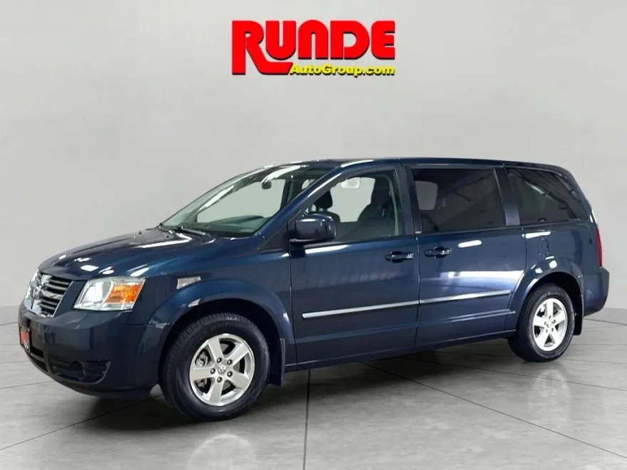 2008 Dodge Grand Caravan SXT photo 1