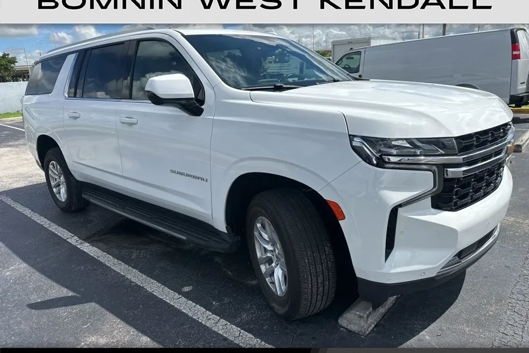 2023 Chevrolet Suburban LS photo 1