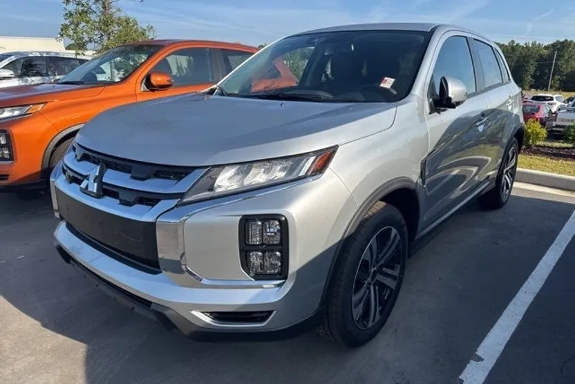 2025 Mitsubishi Outlander Sport ES SE LE photo 1