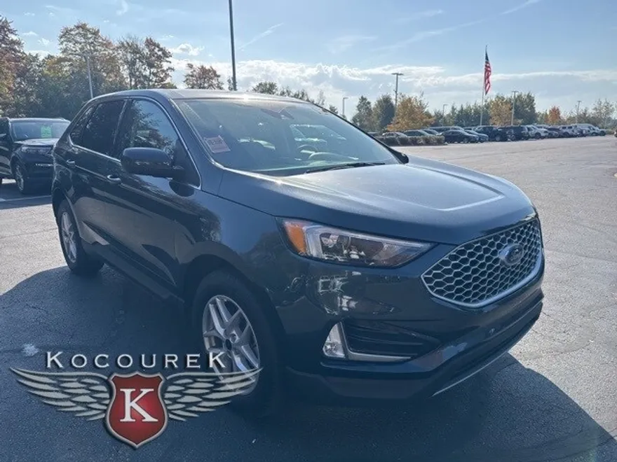 2024 Ford Edge SEL photo 1