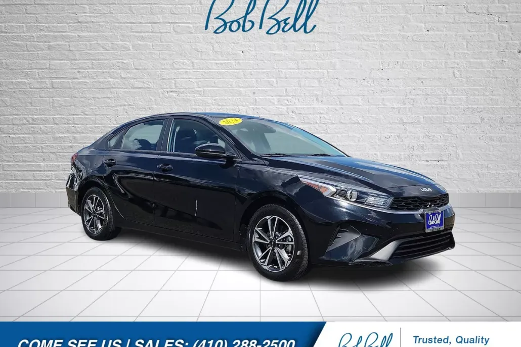 2024 Kia Forte LXS photo 1