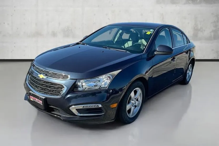 2016 Chevrolet Cruze LT photo 1