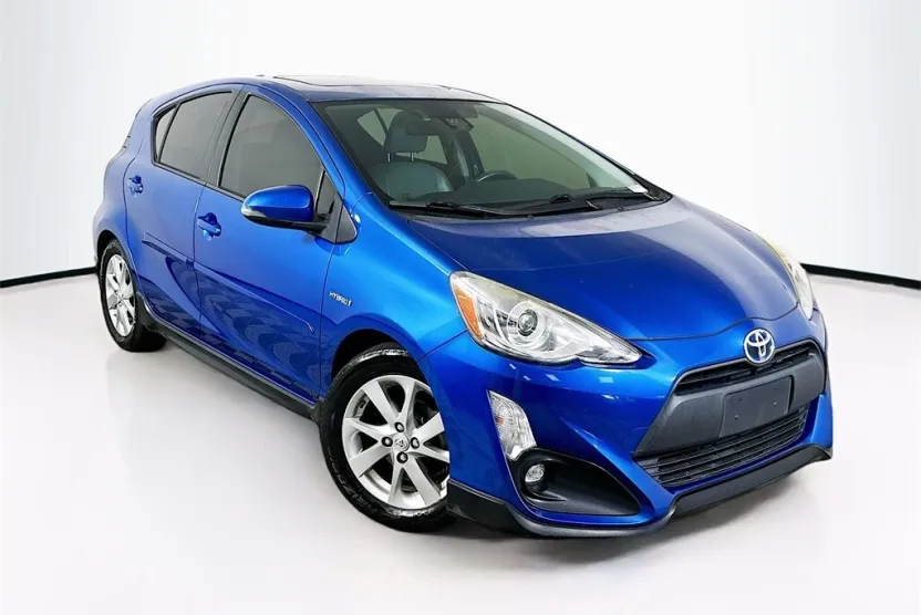 2017 Toyota Prius C Four photo 1