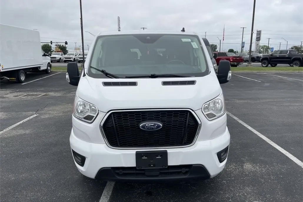 2021 Ford Transit Passenger XL photo 1