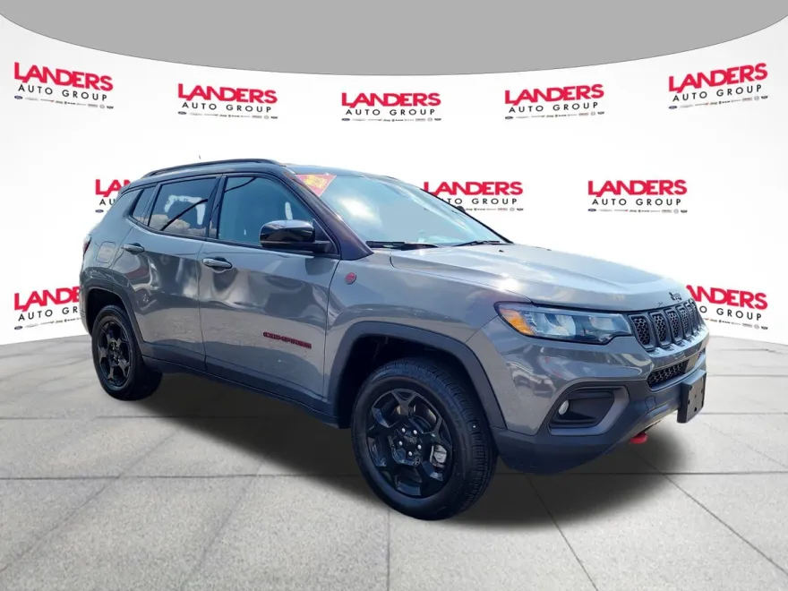 2023 Jeep Compass Trailhawk photo 1