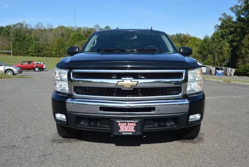 2011 Chevrolet Silverado 1500 LT photo 1