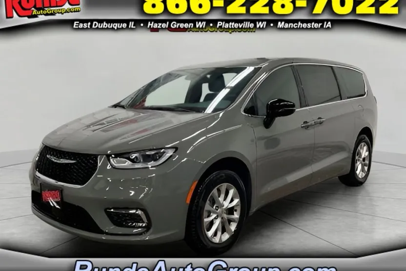 2025 Chrysler Pacifica photo 1