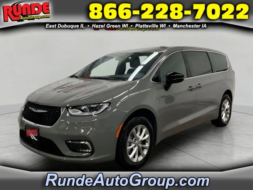 2025 Chrysler Pacifica photo 1