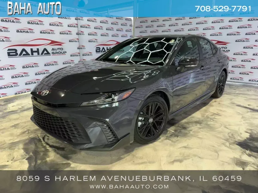 2025 Toyota Camry SE photo 1