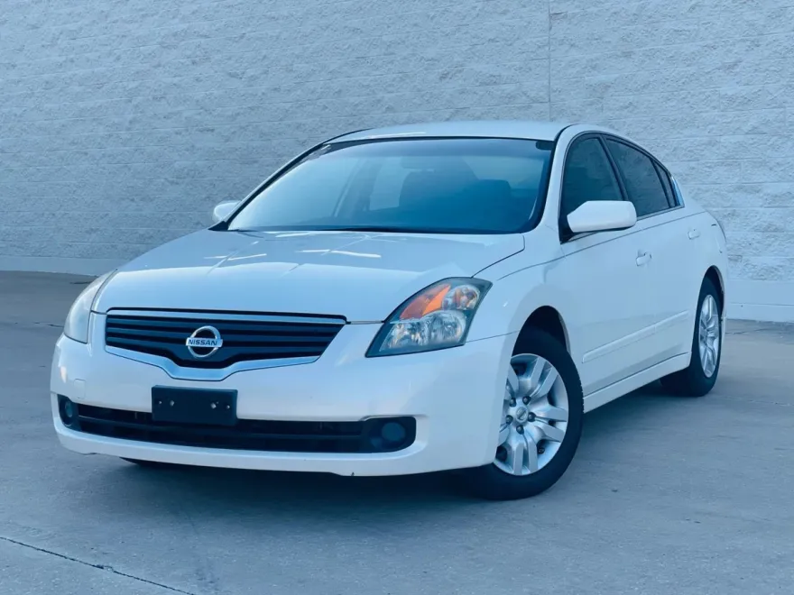 2009 Nissan Altima 2.5 photo 1