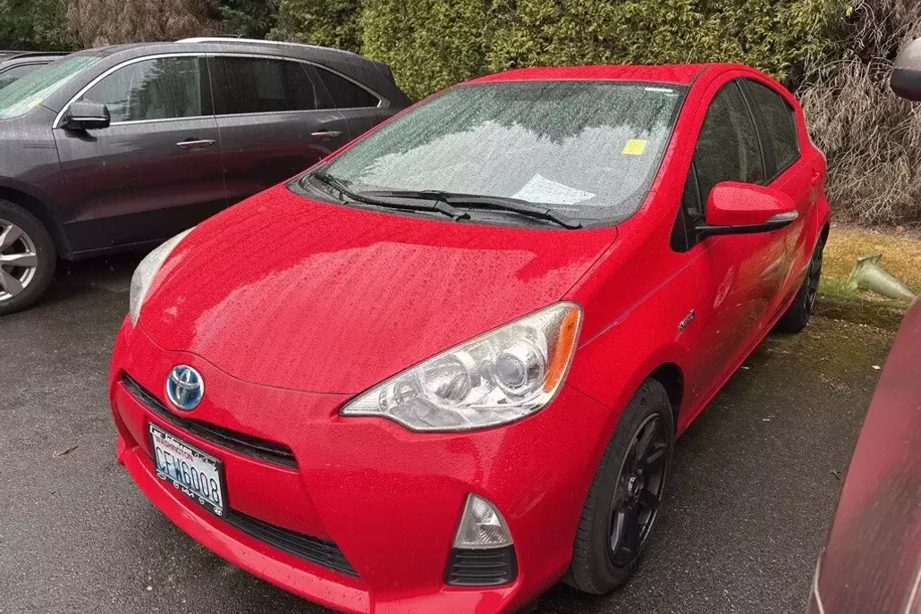 2013 Toyota Prius C Two photo 1