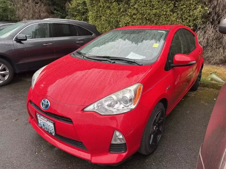 2013 Toyota Prius C Two photo 1