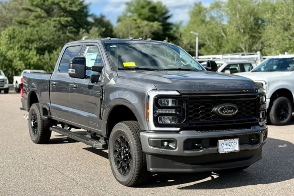 2025 Ford F-350 Lariat photo 1