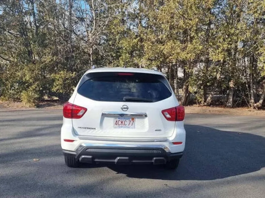 2017 Nissan Pathfinder S photo 1
