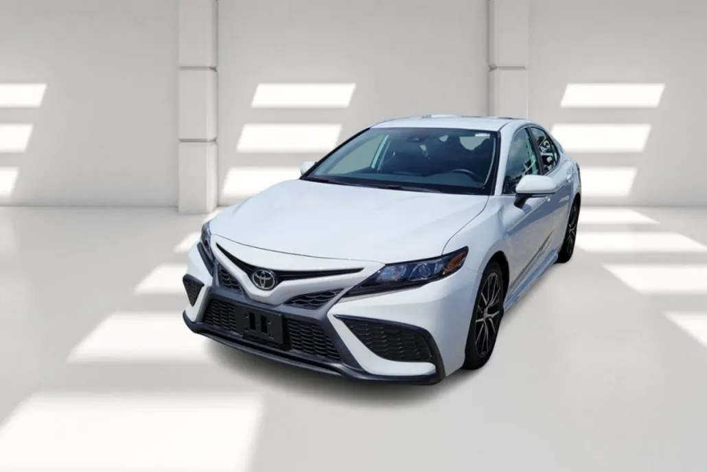 2023 Toyota Camry SE photo 1