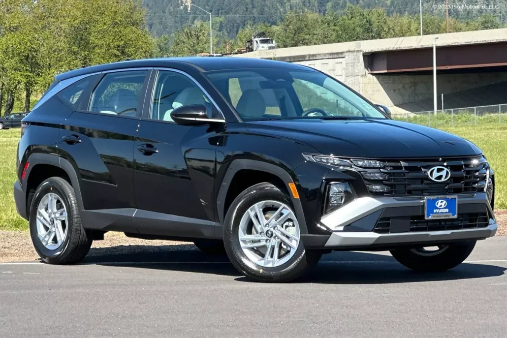 2025 Hyundai Tucson SE photo 1