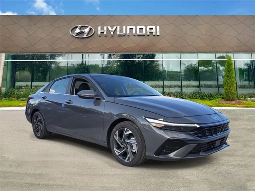 2025 Hyundai Elantra SEL Convenience photo 1
