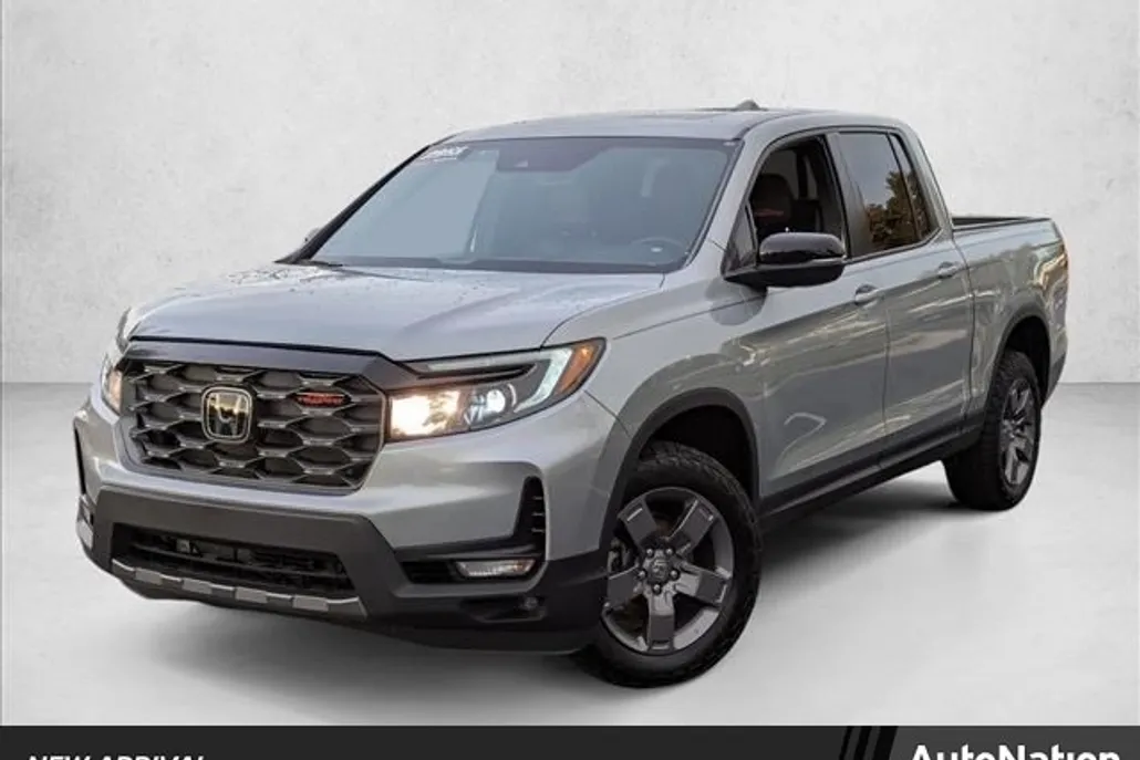 2025 Honda Ridgeline TrailSport photo 1