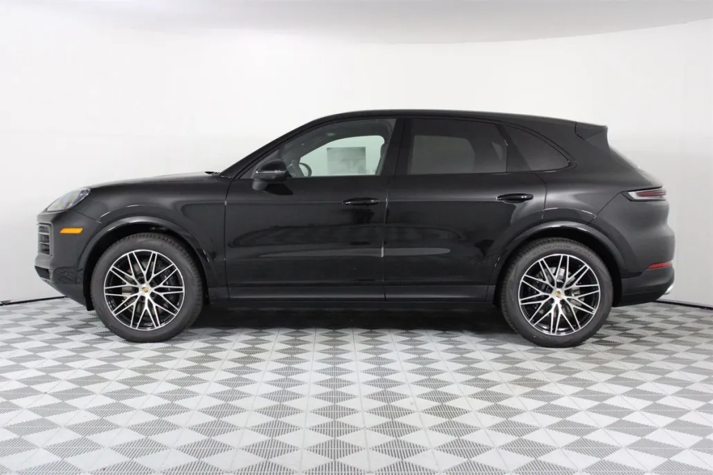 2025 Porsche Cayenne photo 1