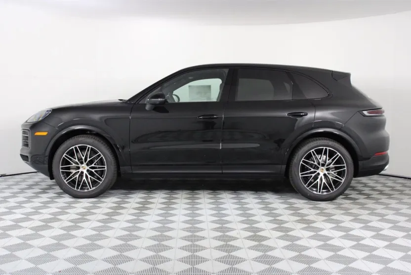 2025 Porsche Cayenne photo 1