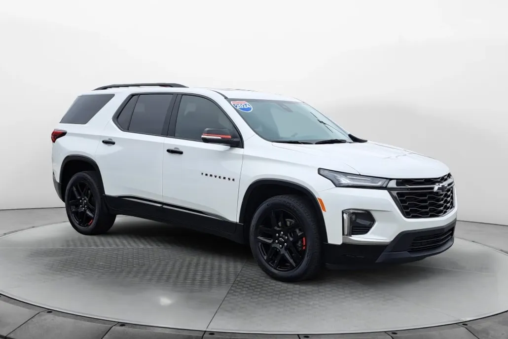 2024 Chevrolet Traverse Premier photo 1
