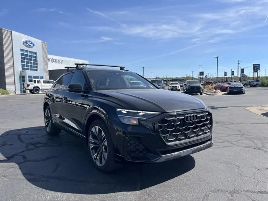 2025 Audi Q8 55 Premium Plus photo 1