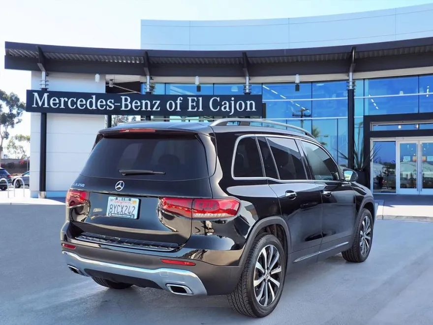 2021 Mercedes Benz GLB 250 photo 1