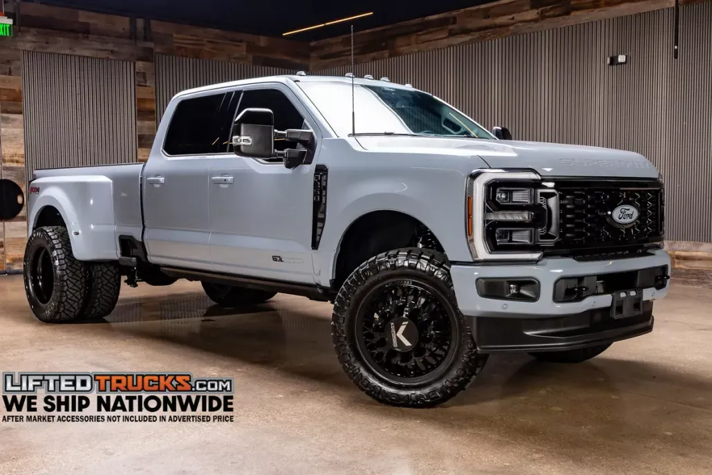 2025 Ford F-350 photo 1
