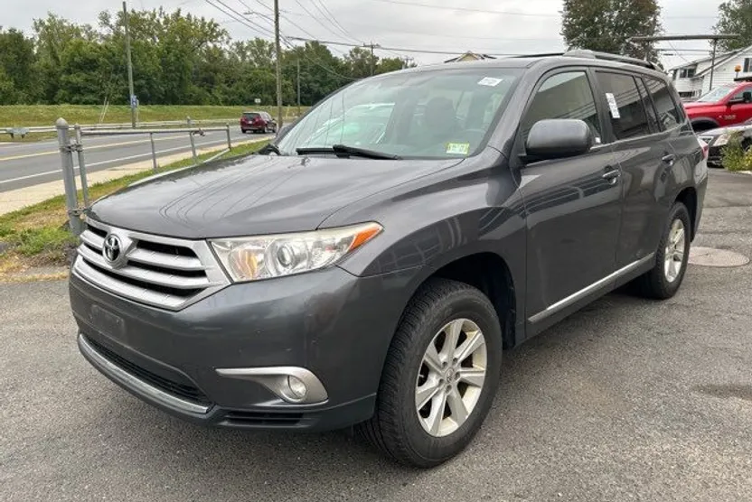 2012 Toyota Highlander Base photo 1